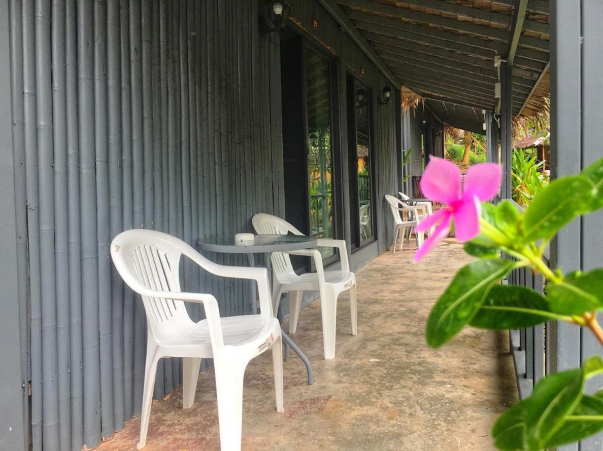 Phi Phi Sea And Hill Resort Екстериор снимка